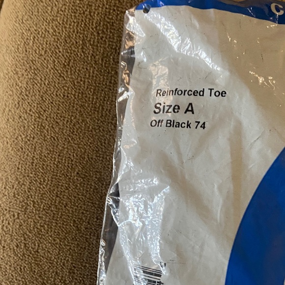 L'eggs Sheer Energy Medium Support Leg Control Top Pantyhose - Black - Picture 3 of 7